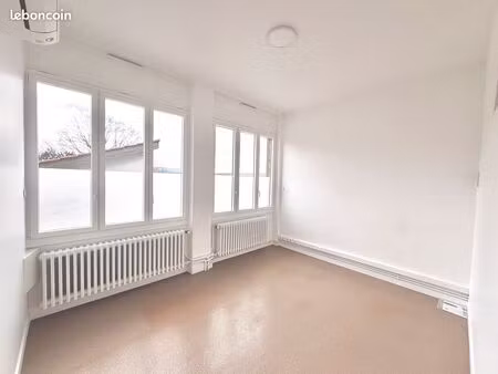 bureau à louer trevoux