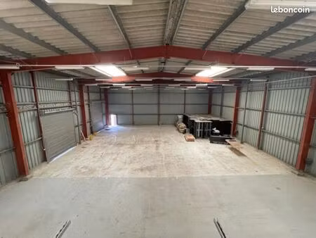 local d'activité 1 500 m²