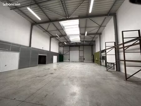 local d'activité 572 m²