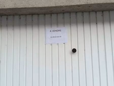 vals les bains  garage fermé