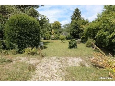 terrain 300 m² egly