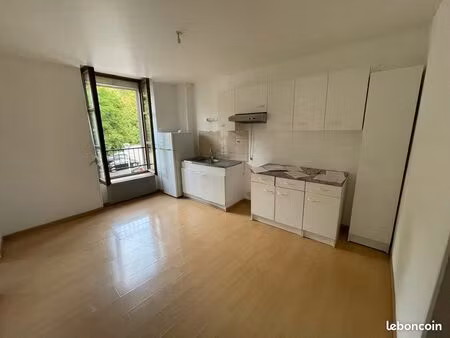 location t2 f2 cuisine équipée et aménagée 50m2 appartement 2 pièces lumineux