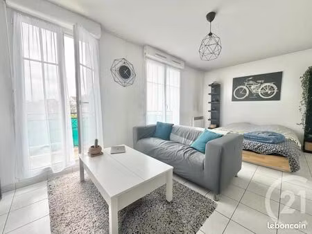 studio 1 pièce 29 m²