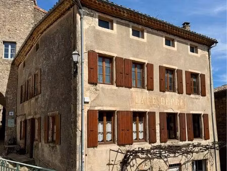 maison . 8 pièces . 156 m2