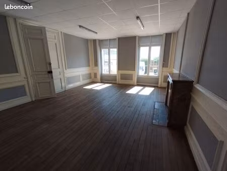 local commercial 65 m2