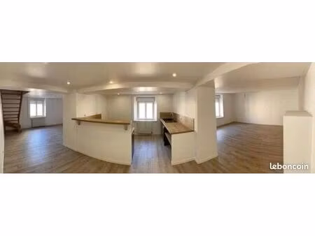 location maison de village