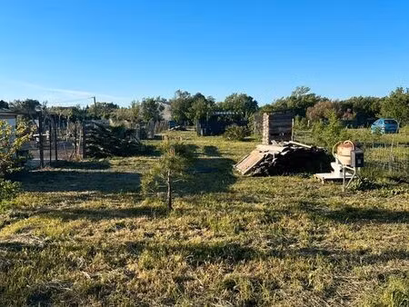 terrain de loisire avec électricité