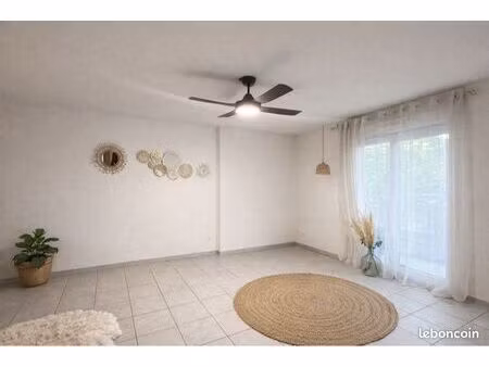 à vendre – t2 47 m² avec terrasse  piscine et 2 parkings – résidence le mas du paraïs  man