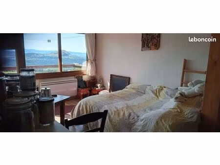 loue à l'année studio vide