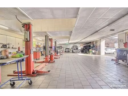 local commercial 550 m²