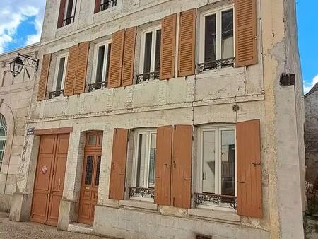 maison de ville 8 pièces 136 m²