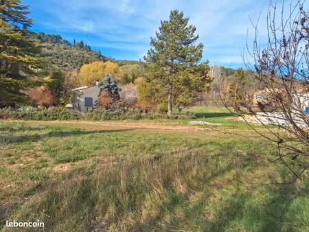 terrain 829 m² riez