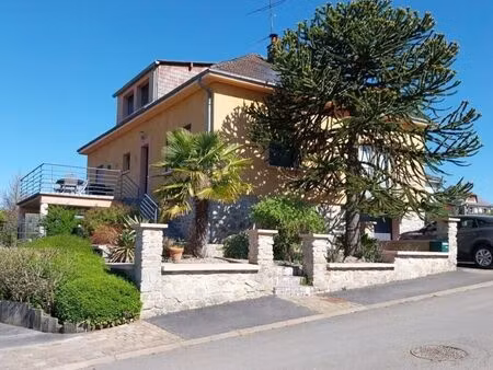 maison 8 pièces 190 m²