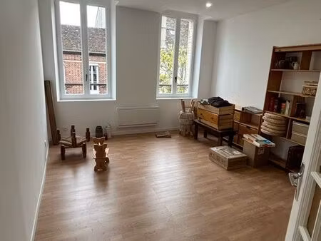 immeuble de rapport 8 6%– centre sens – tout loué – cash flow