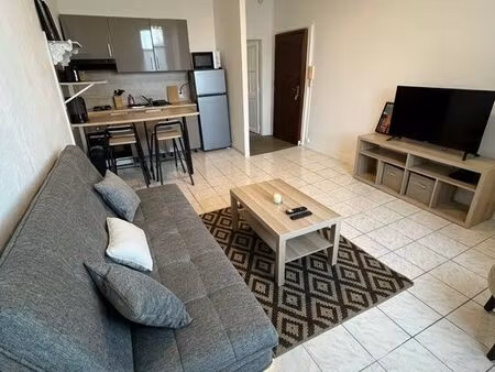 appartement meublé au rdc avec extérieur – proche gare