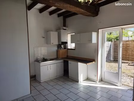 a louer f2 sur maligny