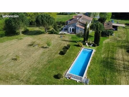 propriété 6 pièces 176 m²