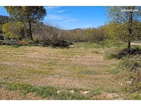 terrain 1 050 m² saint maximin la sainte baume