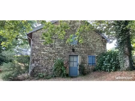 maison limousine avec 1 hectare de terrain à 300 m du bord du lac de vassivière