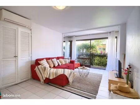 appartement à douze minutes à pied de la plage