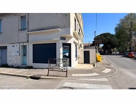 local commercial d’angle – emplacement stratégique – avignon