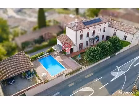 maison 9 pièces 309 m²