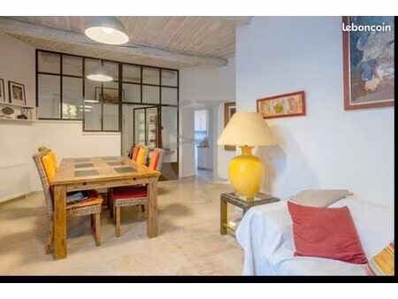 a louer a l'année superbe maison de village de 177m2