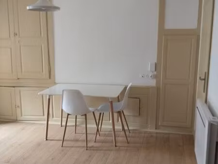 studio quartier vieille ville - libre de toute occupation