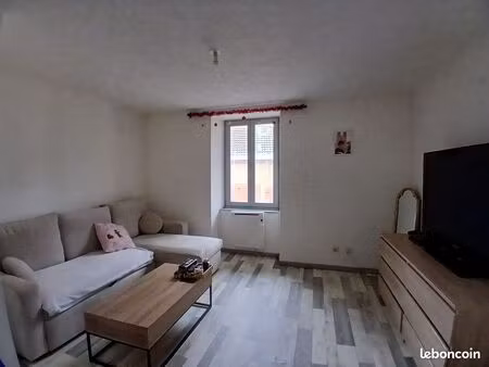 t2 1° étage avec garage