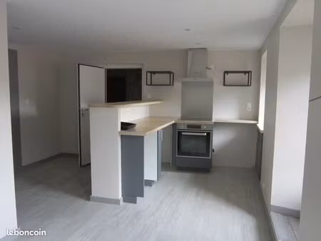 a louer - 2 pièces avec balcon