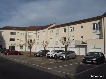 studio 1 pièce 27 m²