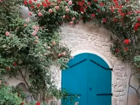 13 minutes de rodez. maison de charme renovee terrain proche commodités et collège