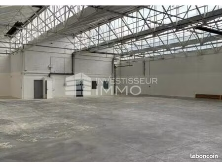 local bureaux 820 m²