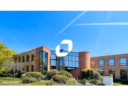 local bureaux 86 m²