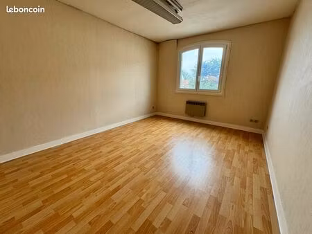 au centre ville de bondoufle - bureaux commerciaux 58m² - idéal activité libérale