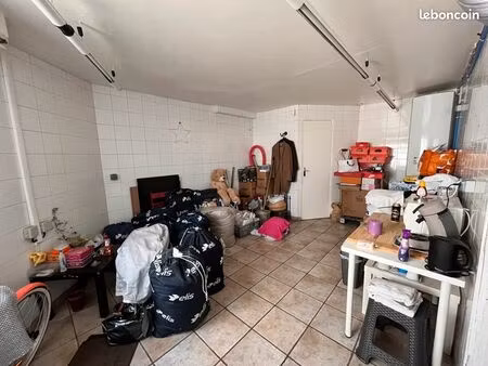 réserve de local commercial en sous location