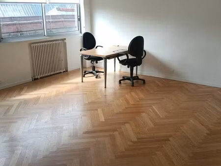 bureau / espace de travail / 30m² / 1000 ht