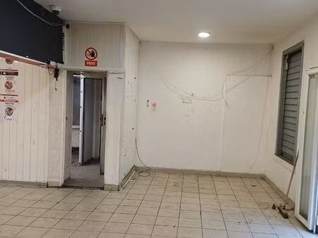 mur commerce avendre