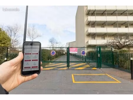 parking la courneuve