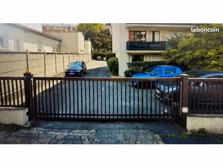 place de parking extérieure sécurisée à vendre – montreuil (93100)