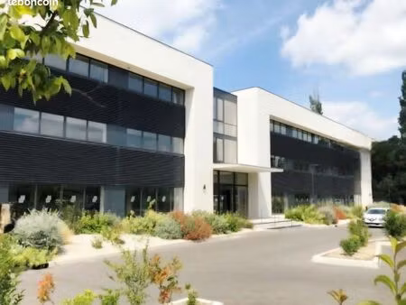 bureaux 133 m² sorgues