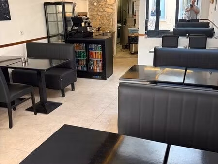 fond commerce avec toutes les matériels près place marché et mairie de corbeil-essonnes