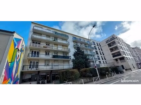 studio 1 pièce 28 m²