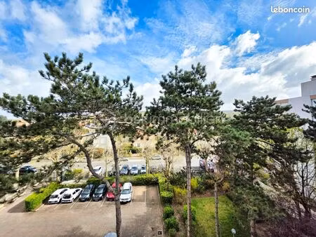 studio 1 pièce 27 m²
