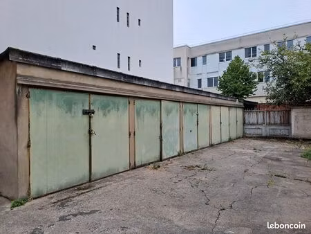 ensemble de boxs/garages à vendre à colombes (92)