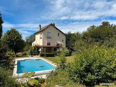 maison rénovée  jardin et piscine bercenay-en-othe