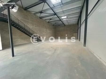 local d'activité 172 m²