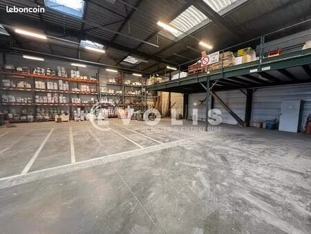 local d'activité 750 m²