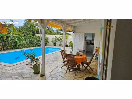 idéalement  une maison de vacances?