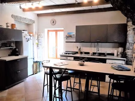 meublé rc - 35m² - 2 pers - wifi - clim - terrasse